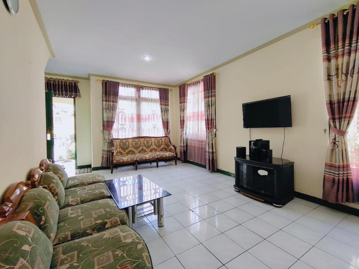 Villa Semesta Cikundul Bagian luar foto